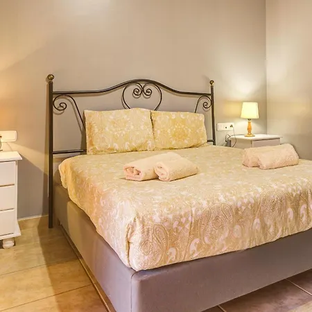 El Castillo Golf Apartment *